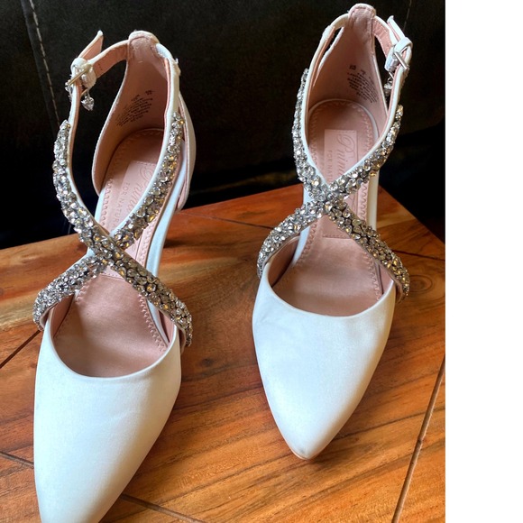 Pnina Tornai Shoes - Pnina Tornai White Satin Pointed Toe Heels with Crystal Cross Straps